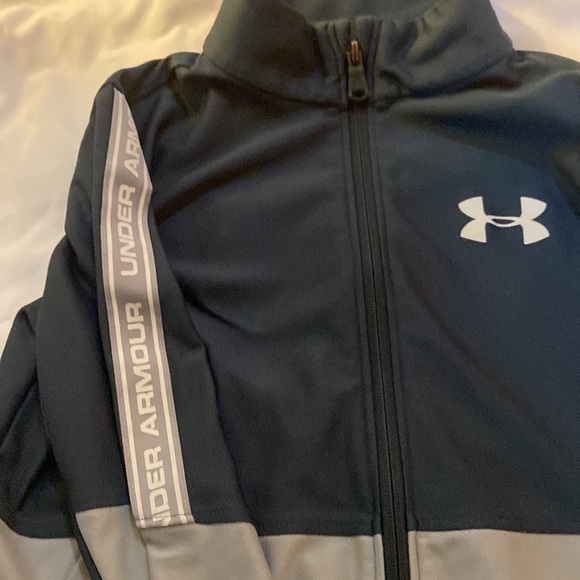 Under Armour Full Zip Jacket - Picture 2 of 4
